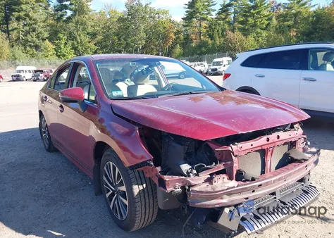 2018 Subaru Legacy 2.5I Premium z USA, uszkodzony, nr VIN 4S3BNAF65J3036245